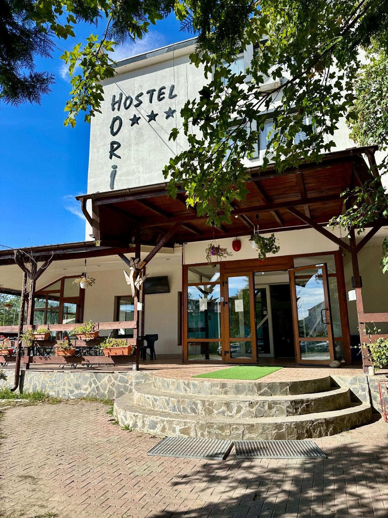 Hostel Horia Plopeni Eksteriør billede